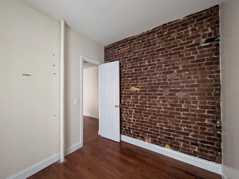 Building Photo - 537 W 158th St