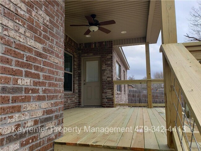 Building Photo - Spacious 4-Bedroom Home with Modern Upgrades & Fenced Yard