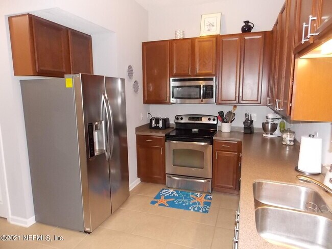 Building Photo - 7039 Deer Lodge Cir