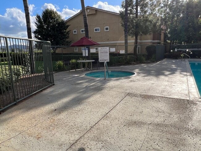 Building Photo - Upgraded Single Story First Floor Condo in Gated Community at Popular Madison Park Villas