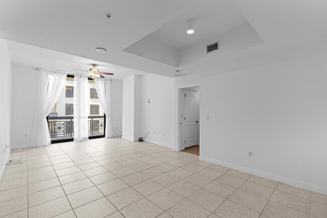 Building Photo - 801 S Olive Ave