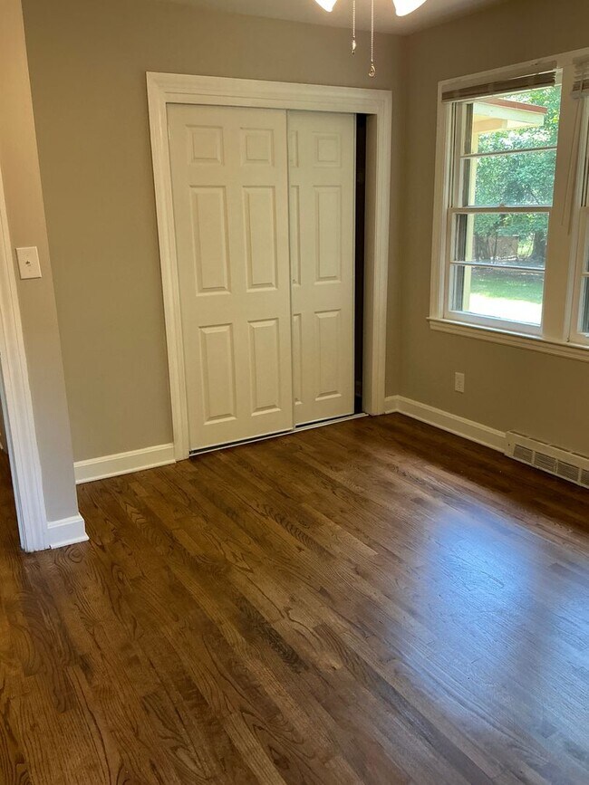 Building Photo - Now Available! Newly Renovated 3 BR/2 BA i...