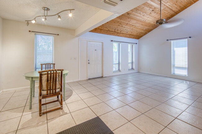 Building Photo - 809 N Federal Hwy