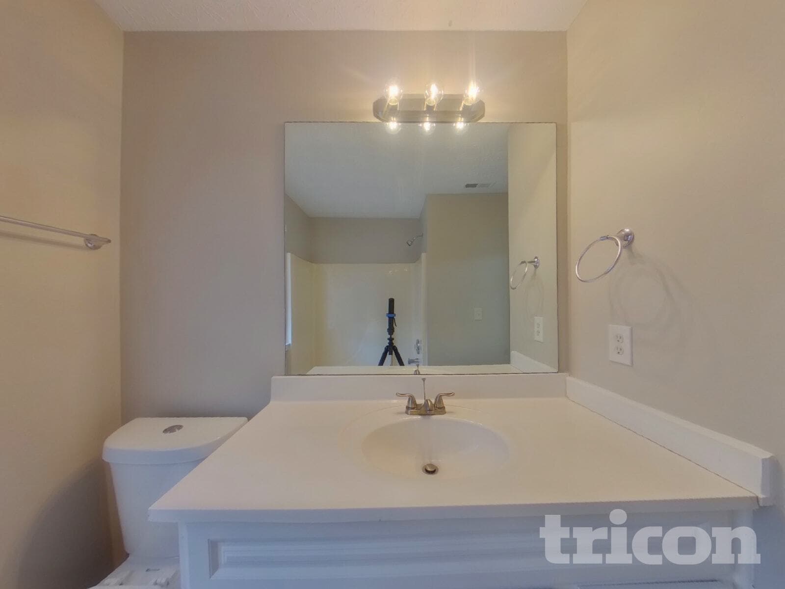 Building Photo - 130 N Greenfield Cir