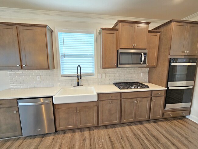 Building Photo - 5451 Cherwell Ave