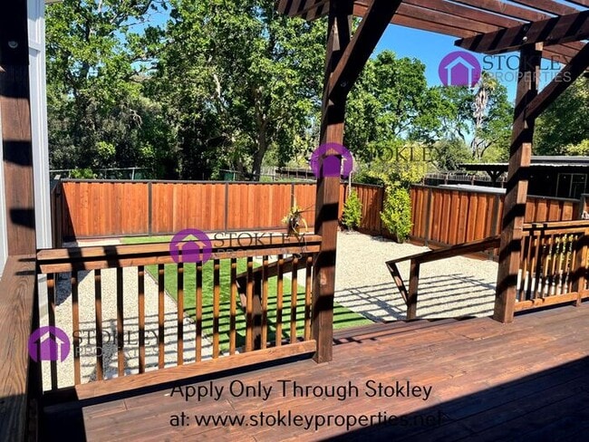 Building Photo - 1692 Oak Park Blvd