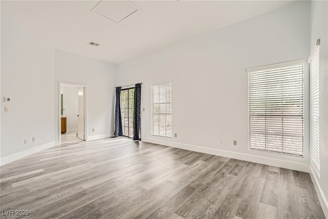 Building Photo - 4844 Maryvale Dr