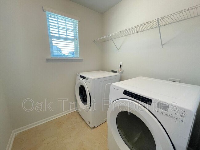 Building Photo - 156 Blackwater Way