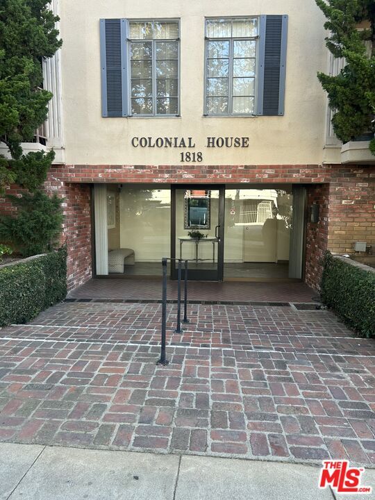 Building Photo - 1818 Pelham Ave