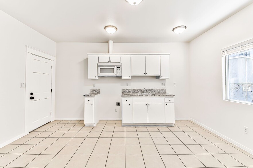 Building Photo - 908 Martin Luther King Jr Ave