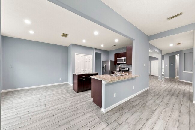 Building Photo - 5707 Overton Park Dr