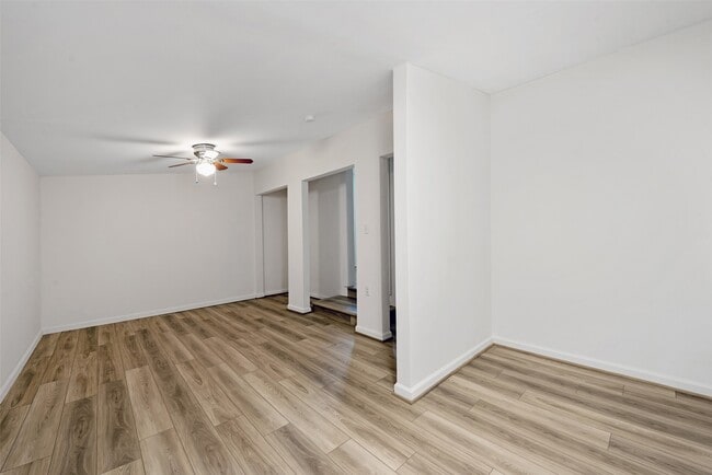 Building Photo - 910 Judiway St