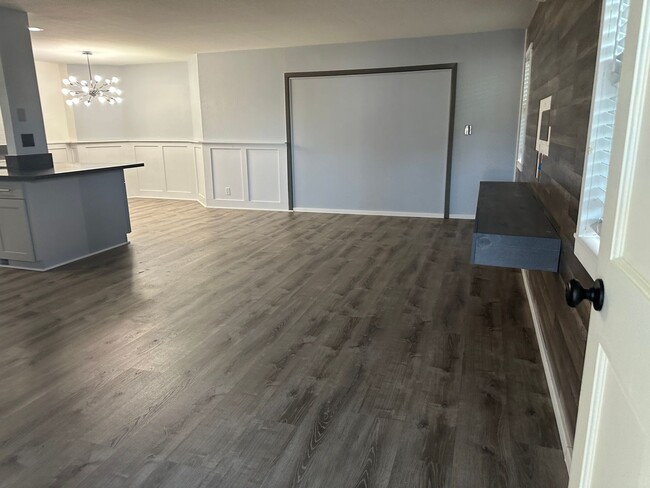 Building Photo - Free Perks, Spacious 4-Bedroom, 3-Bath Home!
