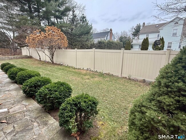 Building Photo - 70 Renwick Pl