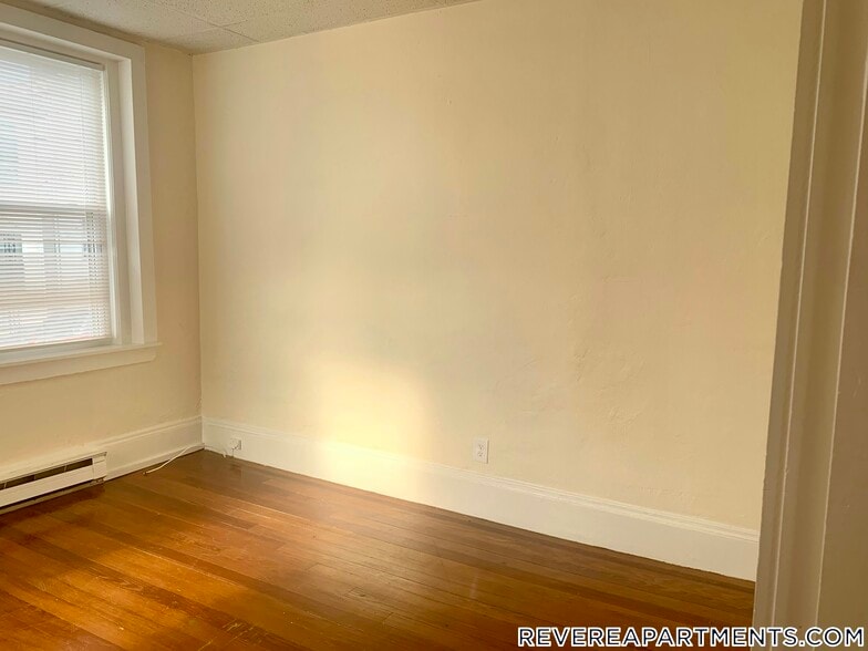 Building Photo - 31 Elmwood St
