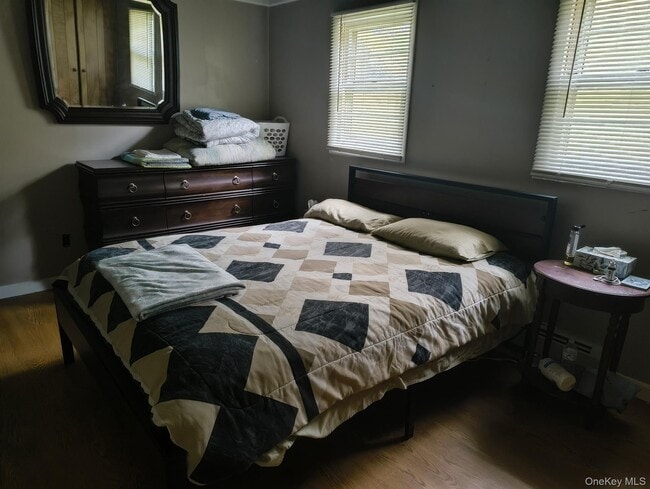 Building Photo - 18 Maple St