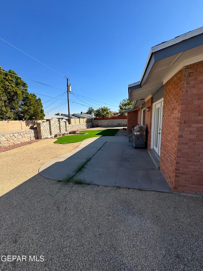 Building Photo - 8701 Grover Dr