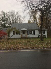 Building Photo - Remodeled 4 bedroom, 2 bath Brewerton Cape