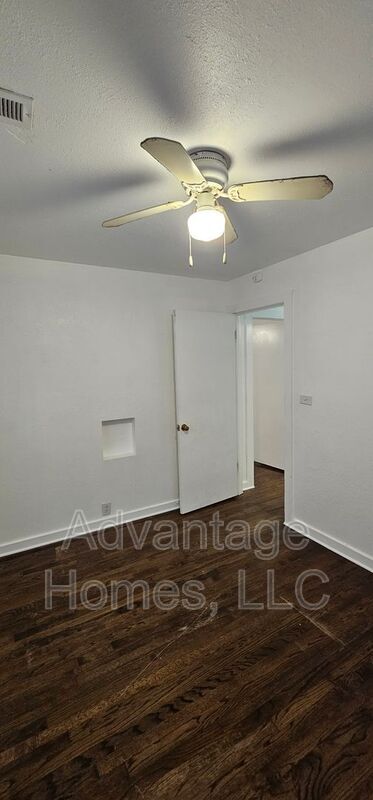 Building Photo - 11410 Palmer Ave