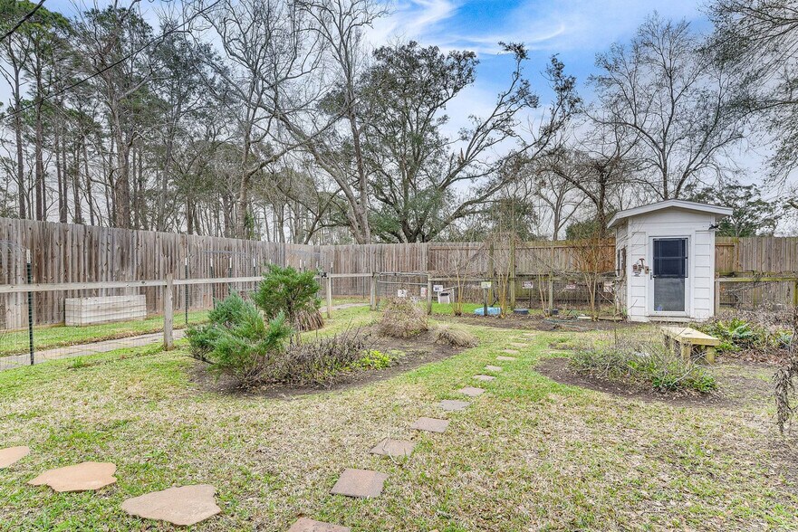 Building Photo - 5313 Palm Dr