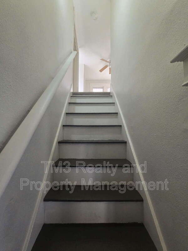 Building Photo - 819 N 9th St