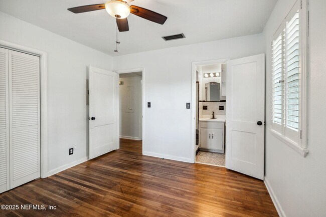 Building Photo - 8056 Catawba Dr