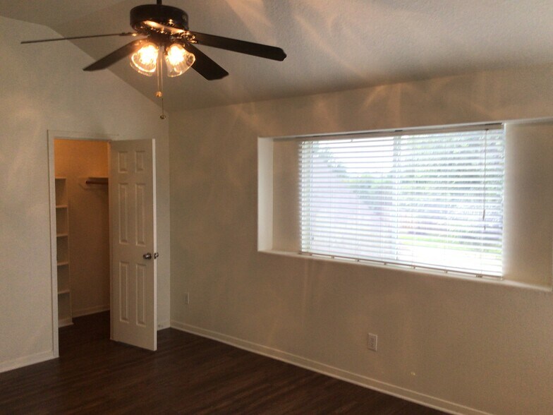Building Photo - 24319 Ayscough Ln