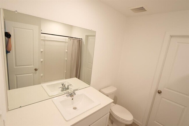 Building Photo - 26727 Feather Reed Dr