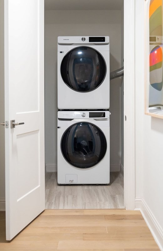 Building Photo - Modern 3-Bedroom Apartment with Smart Home...