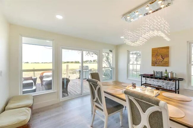 Building Photo - 1616 Co Rd 463