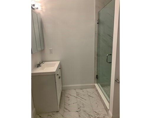 Building Photo - 128 Newbury St