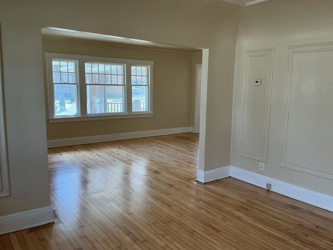 Building Photo - 4502 W Keefe Ave