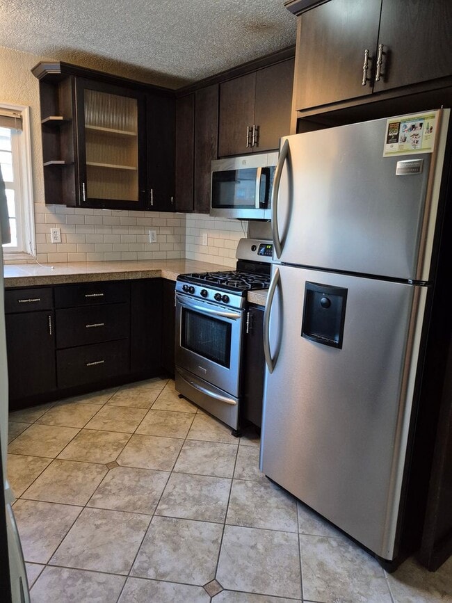 Building Photo - Charming 1 bed, 1 bath unit, with all of i...