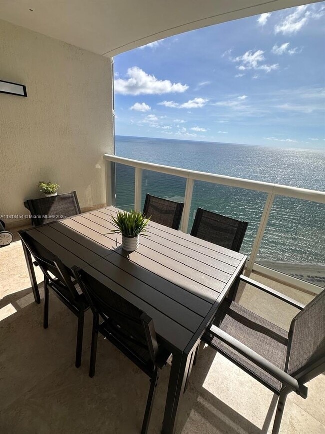 Building Photo - 17201 Collins Ave