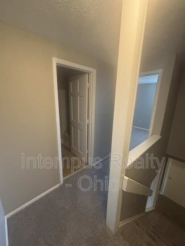Building Photo - 10 King Arthur Ct