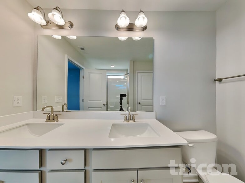 Building Photo - 77 Sawyer Ml Dr