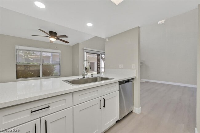 Building Photo - 6250 W Flamingo Rd