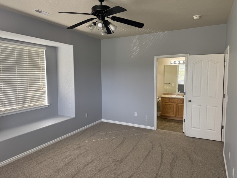 Building Photo - 4774 Oregon Trail Way W