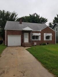 Building Photo - 1416 SW Jennings Ave
