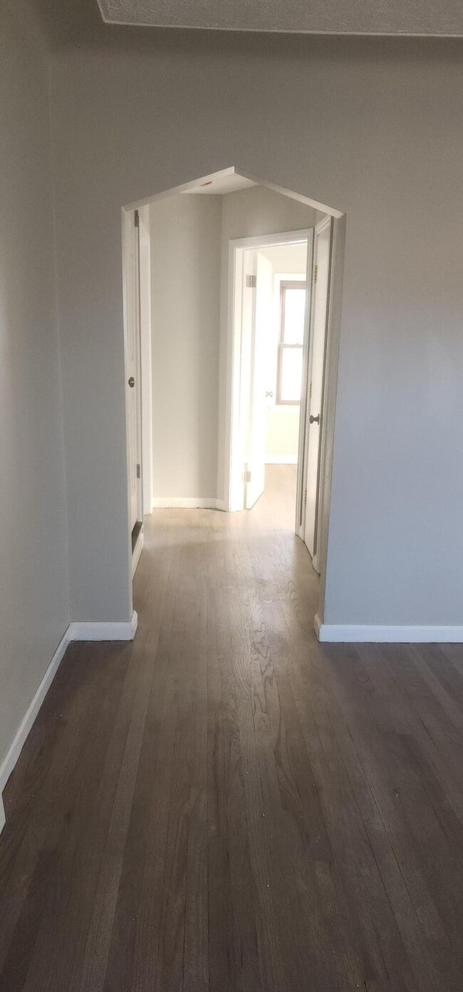 Building Photo - 6793 Pelham Rd