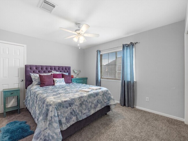 Building Photo - 2507 Stonebury Ln
