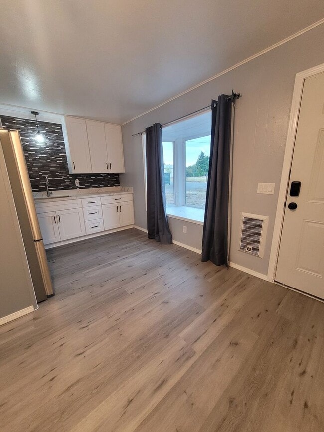 Building Photo - 34825 Seavey Loop Rd