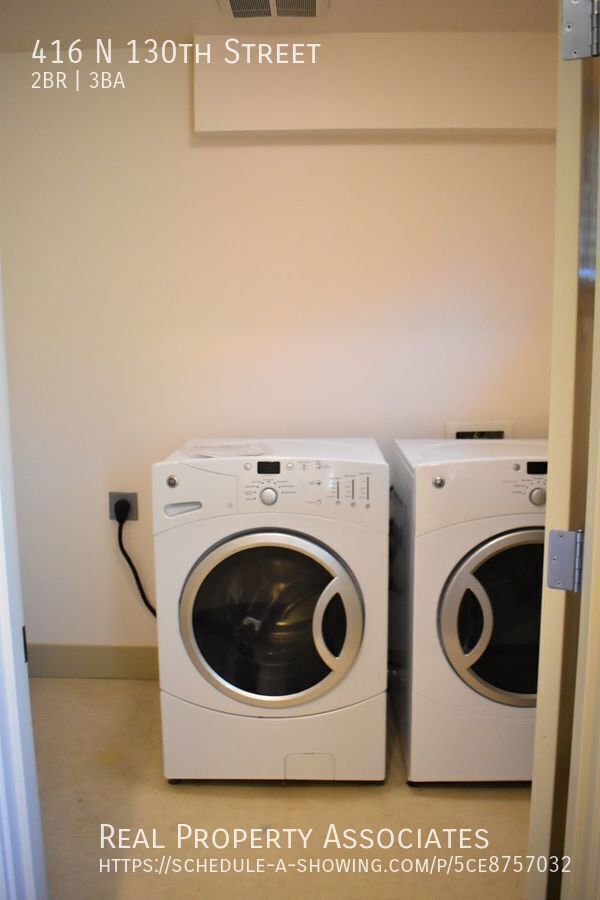 Building Photo - 416 N 130th St