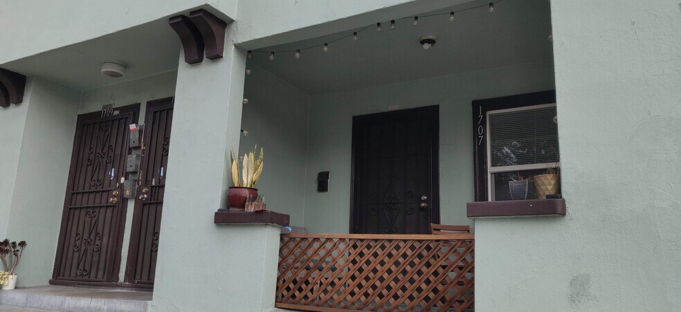 Front view of subject unit - 1707 Park Ave
