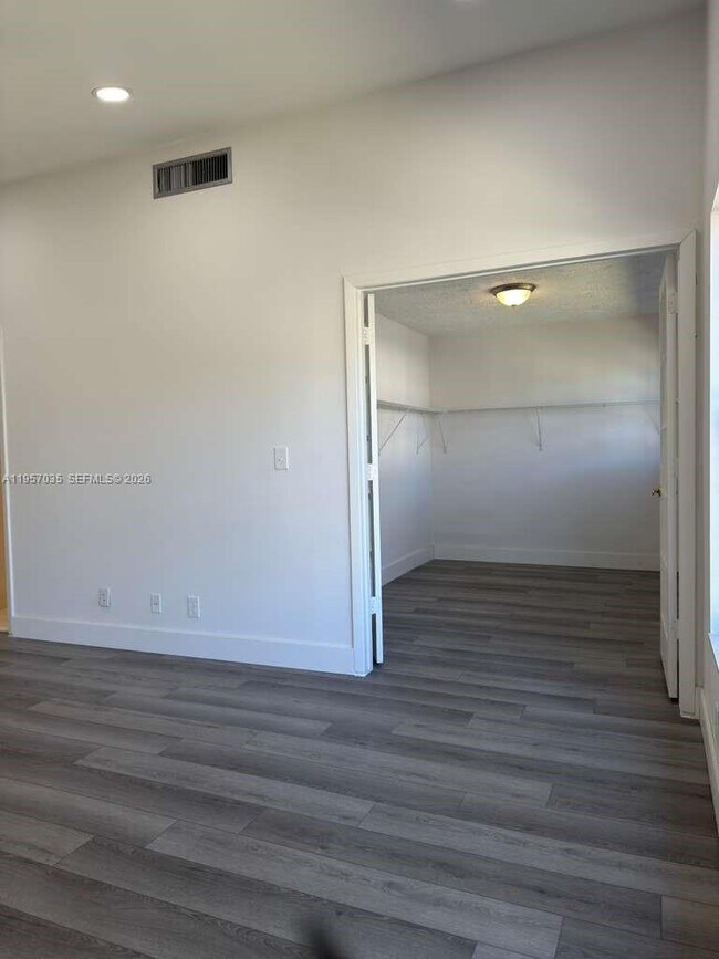 Building Photo - 9719 N New River Canal Rd