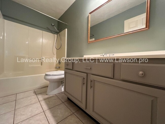 Building Photo - Nature Lover's Paradise-Easy Access to Vin...