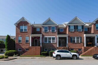 Building Photo - Spacious 3BR Townhome in Apex