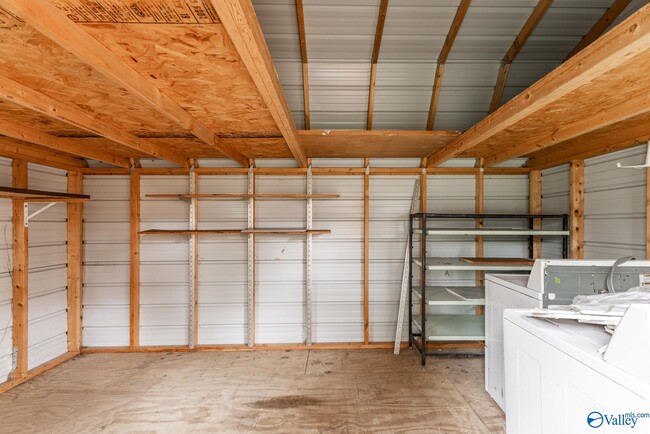 Building Photo - 816 Giles Dr NE