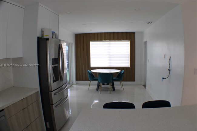 Building Photo - 2050 N 57th Terrace