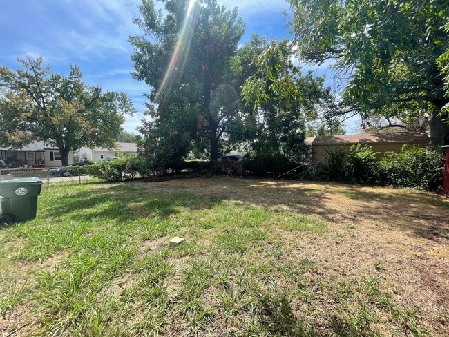 Building Photo - 3 Bedroom Midwest City Home!